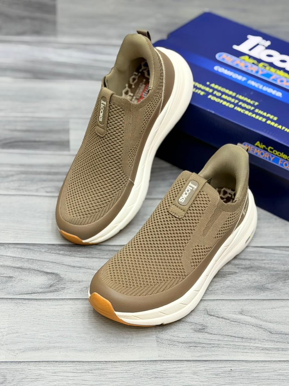 Skechers 1st Looks Hyper Burst Airch Fit