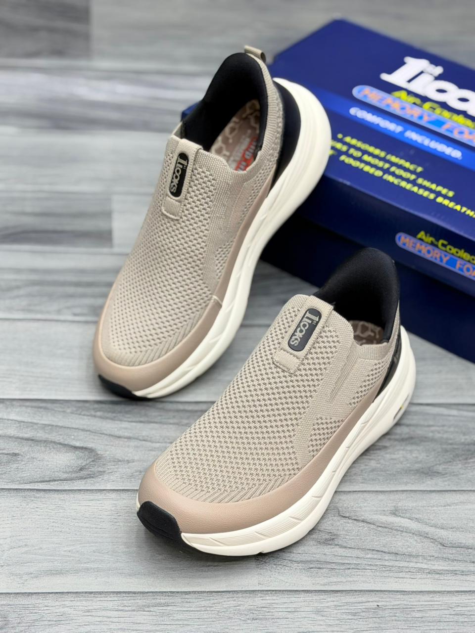 Skechers 1st Looks Hyper Burst Airch Fit